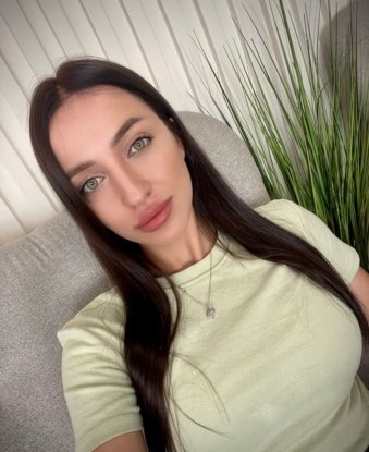 В моих объятиях ты почувствуешь все возможности сексуального блаженства.
У меня есть масса услуг, которыми я могу тебя осчастливить: классический секс, оральные ласки, массаж, фетиш, ролевые игры и многое другое. В поле моих возможностей нет границ!
Как только ты впервые попробуешь меня, ты поймешь, что это было лучшее решение в твоей жизни! Мои предыдущие клиенты говорят, что я подарила им невероятное наслаждение и незабываемые впечатления.
Посмотри на мои фотографии и узнай по себе, какая я прекрасная и соблазнительная. Я живу в Москве и всегда готова встретиться с достойным джентльменом, чтобы сделать его мечты реальностью. Не упусти свой шанс испытать невероятные ощущения со мной! ✨💋 Зина